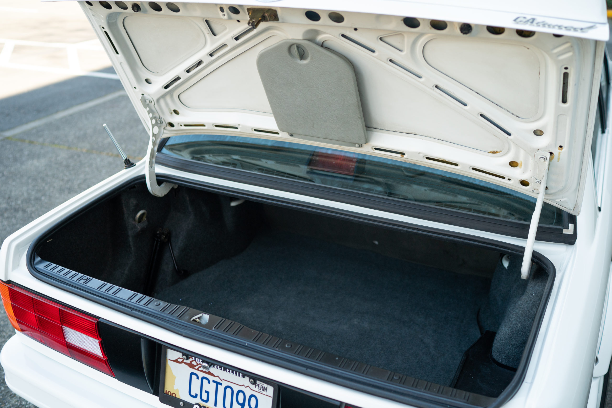 Custom BMW E30 325IS by CAtuned