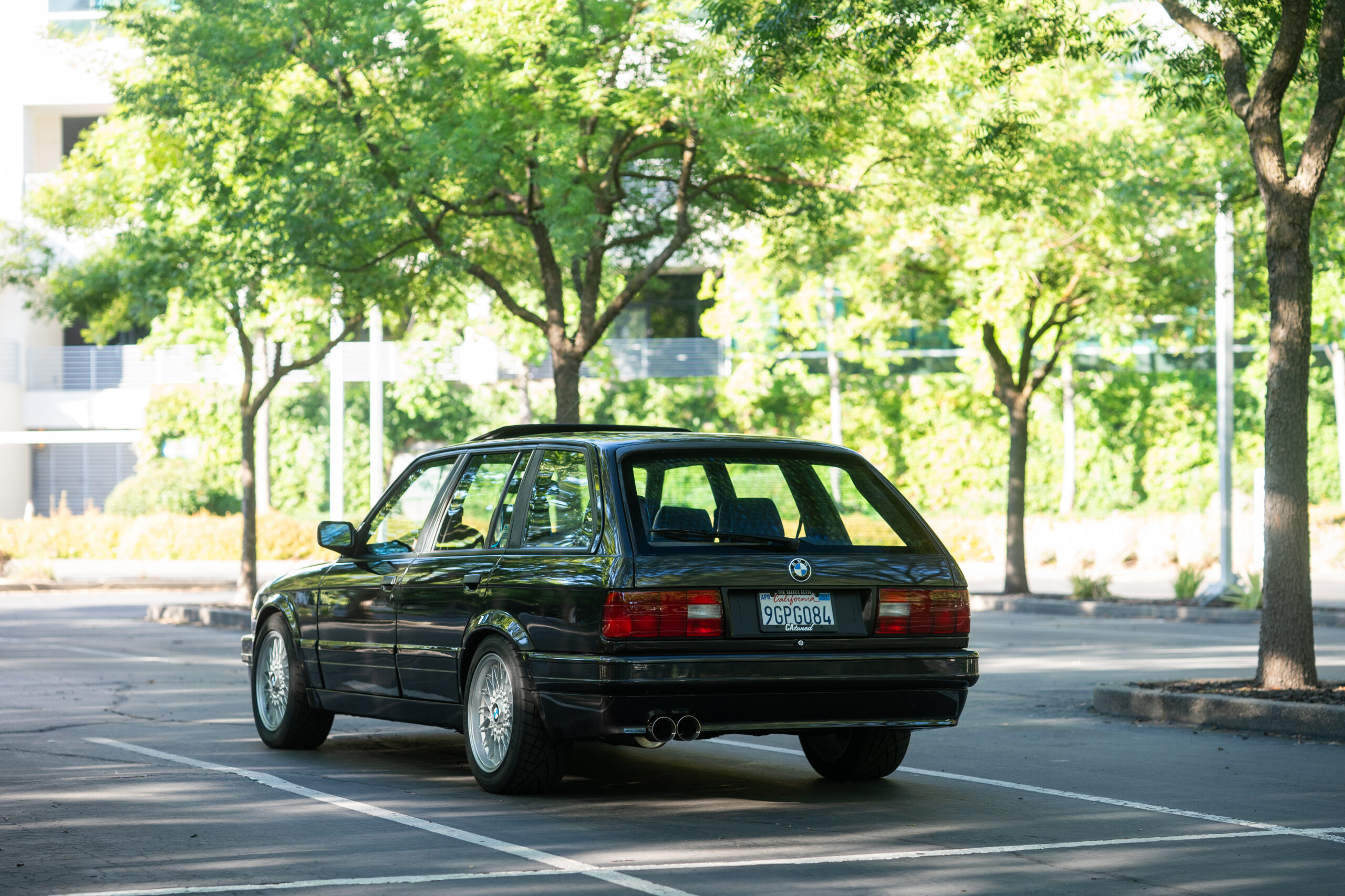 Euro BMW E30 Touring by CAtuned