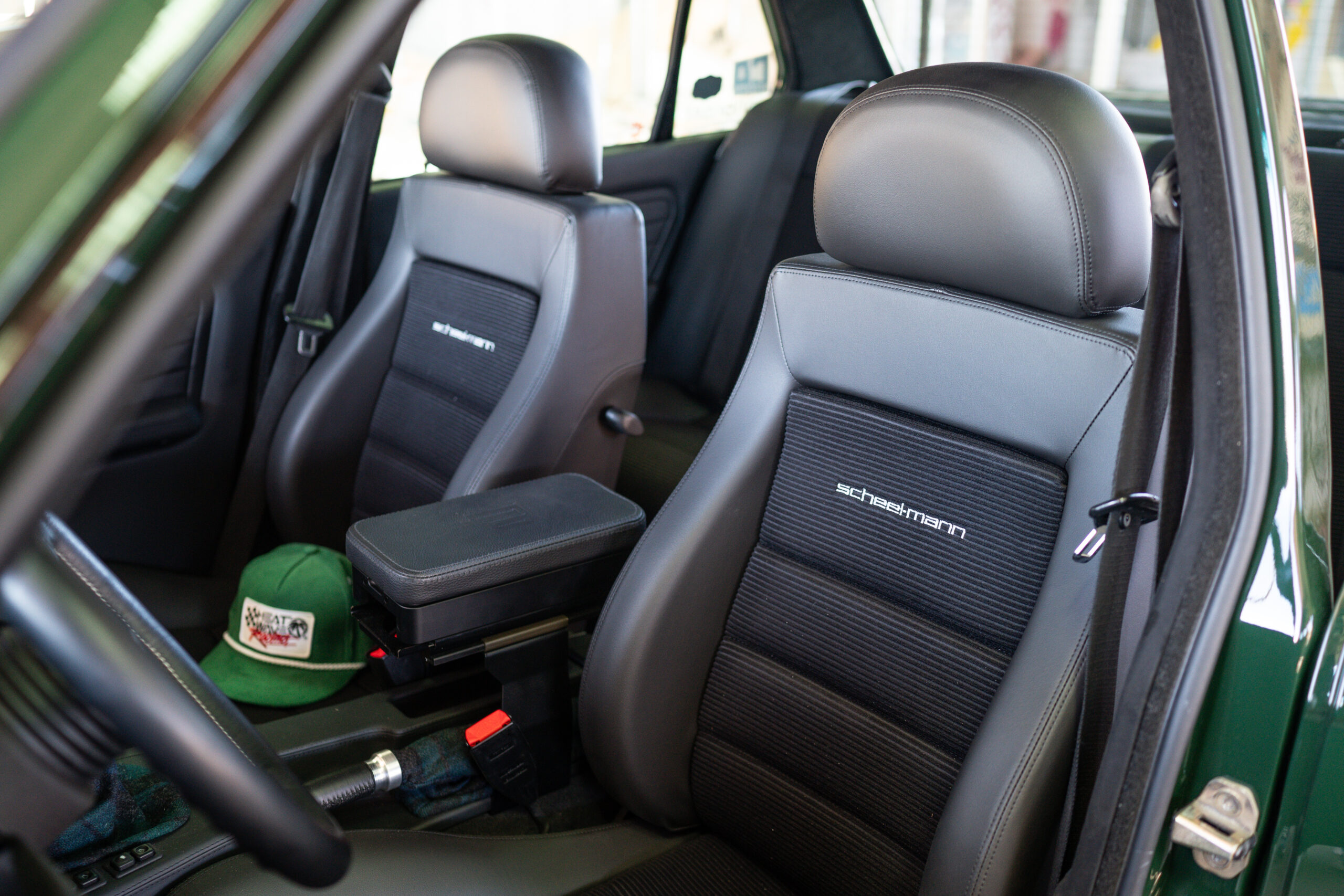 The Greenmaxhine BMW E30 Sedan by CAtuned