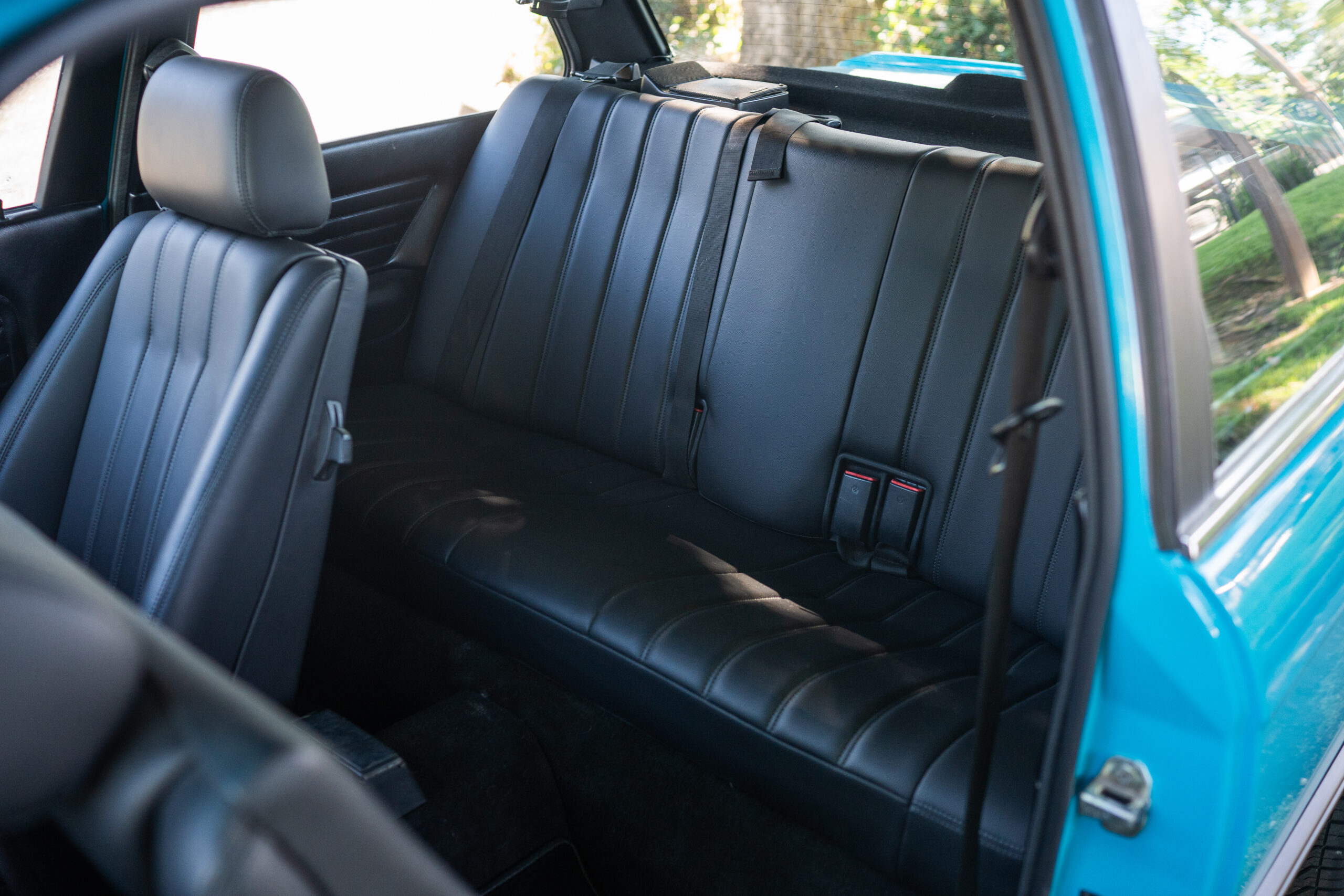 Miami Blue BMW E30 325is by CAtuned