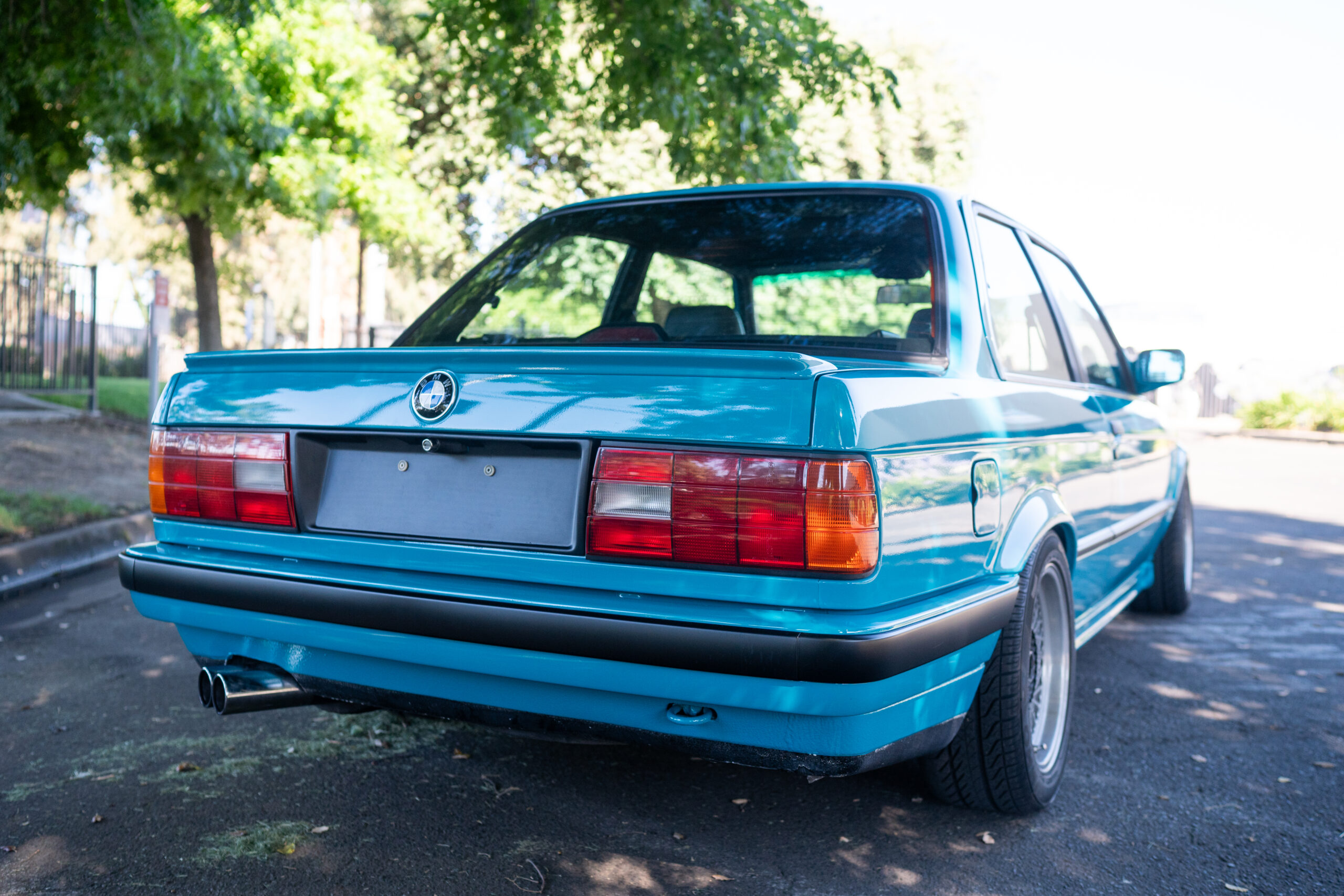 Miami Blue BMW E30 325is by CAtuned