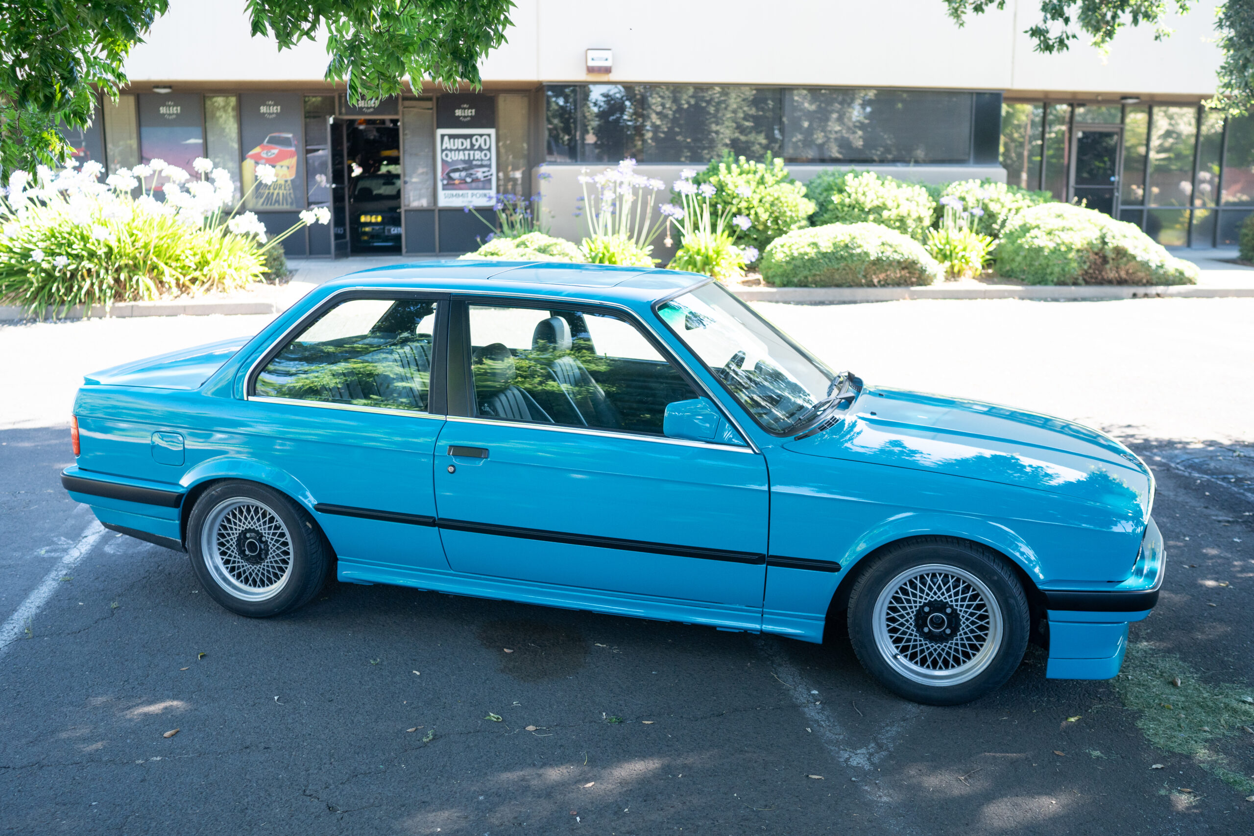Miami Blue BMW E30 325is by CAtuned