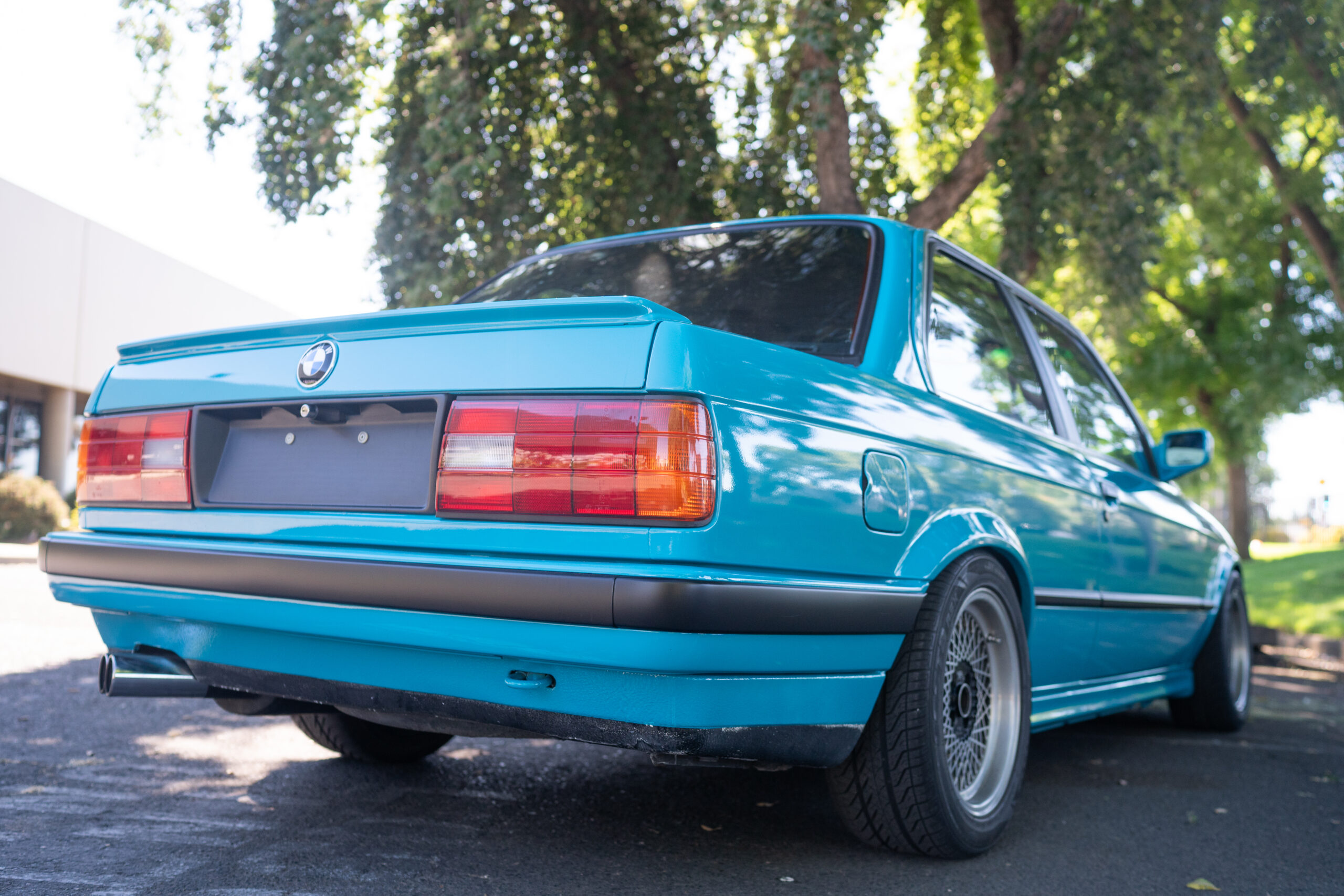Miami Blue BMW E30 325is by CAtuned